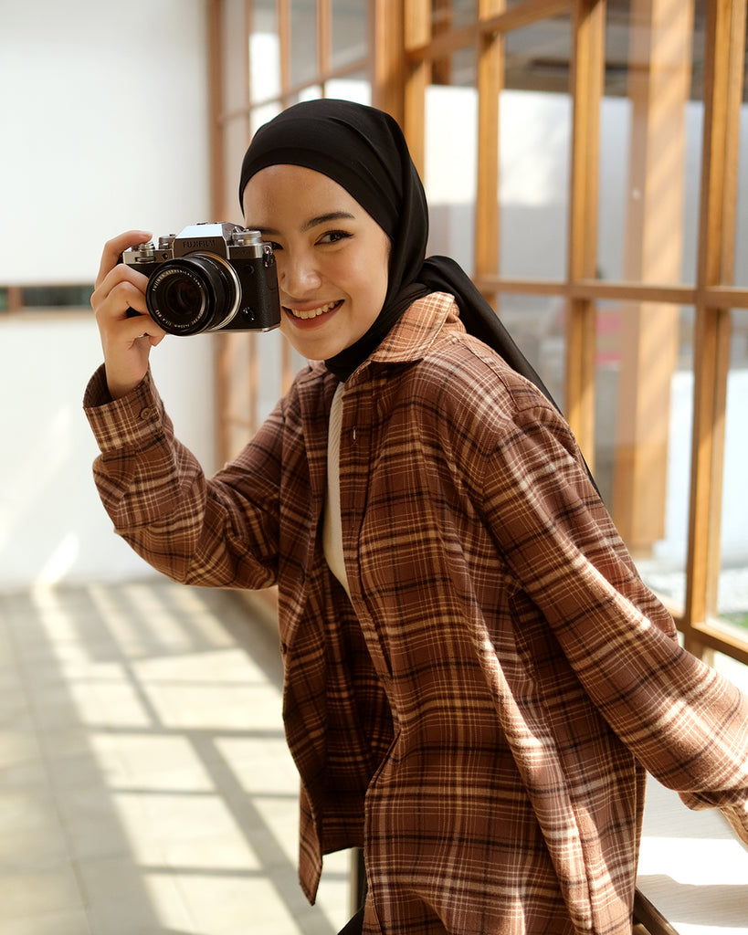 5 Inspirasi Stylish Outfit Liburan Hijab Friendly