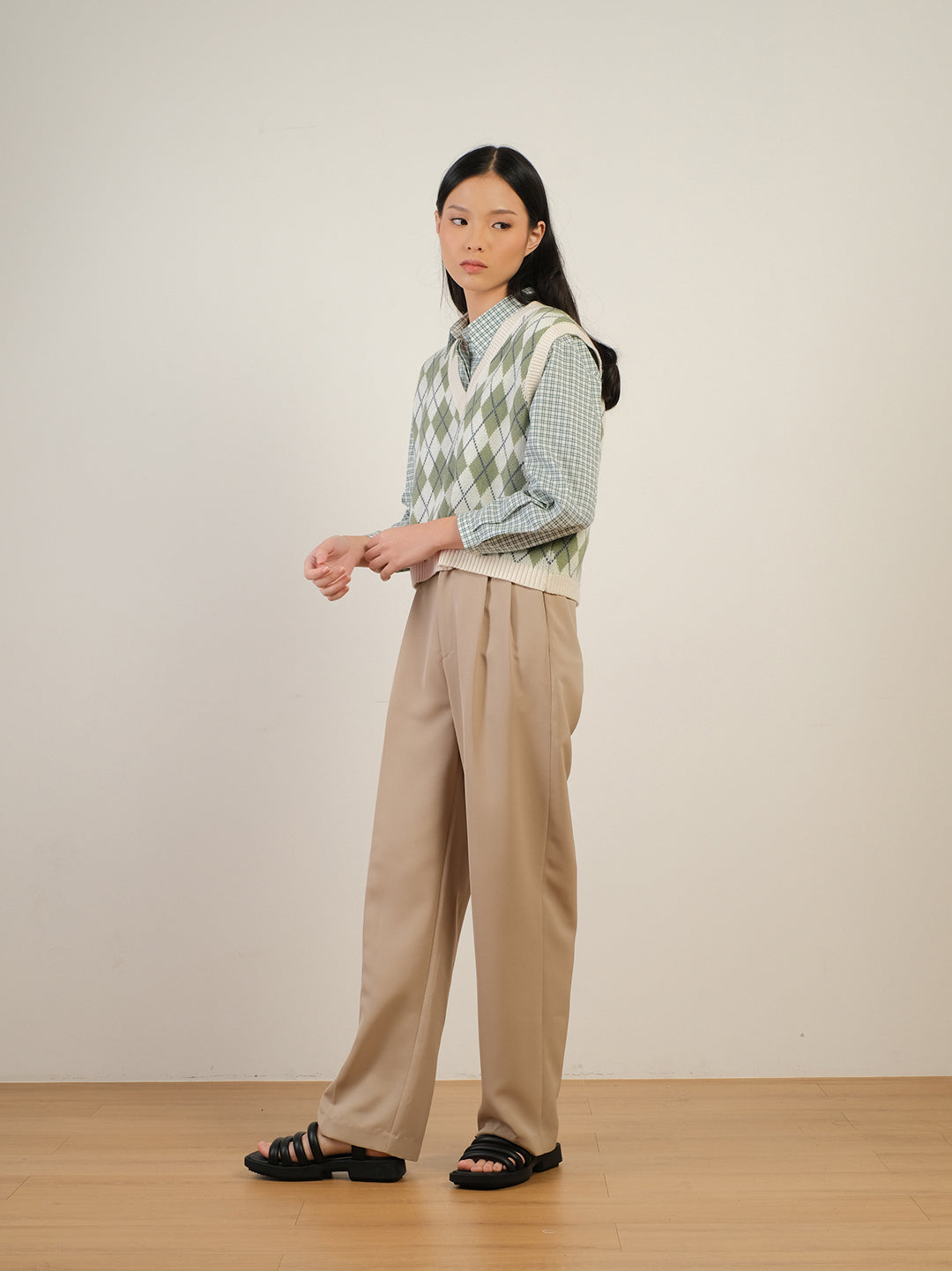 Preppy Vest Basil – THENBLANK